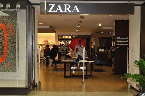 ZARA DEBRECEN FORUM DEBRECEN Opening Hours and。